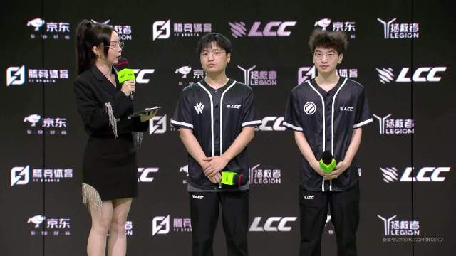 解说杯赛后采访957：赛后去团建！希望我们能够祝贺WE进入决赛！