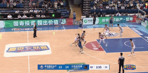 准确！王锐泽和郭启芳合计10中8贡献19分 首节青岛29-19领先江苏