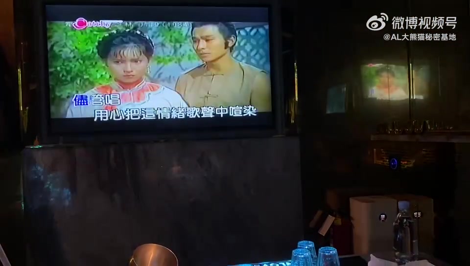 胜强哥出道十周年之夜演唱《17岁》：十年 这一刻就像那一刻